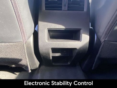 Used 2024 Mitsubishi Outlander SE image 12