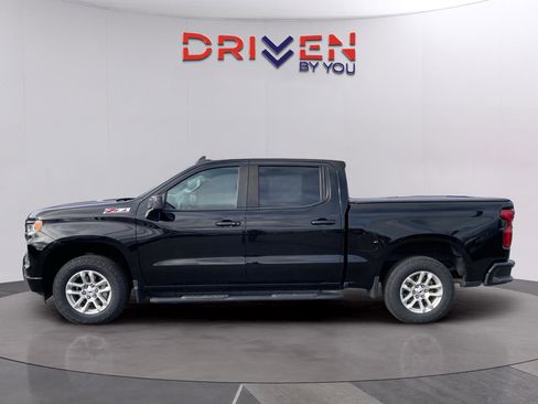 Used 2023 Chevrolet Silverado 1500 RST w/ Z71 Off-Road Package image 3