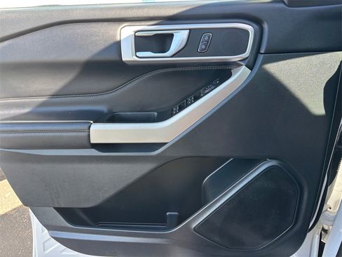 Used 2021 Ford Explorer XLT w/ Equipment Group 202A image 22