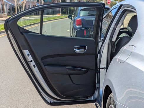 Used 2019 Acura TLX FWD image 10