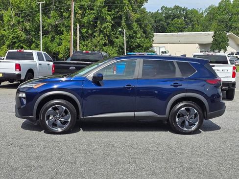 Used 2024 Nissan Rogue SV AWD/4WD image 23