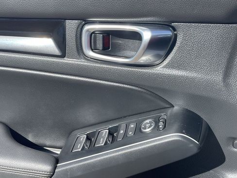 Used 2025 Honda Civic Sport image 25