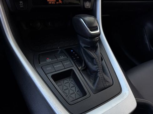 Used 2021 Toyota RAV4 XLE Premium FWD image 19