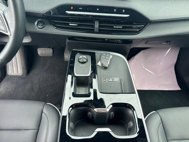 Used 2025 Buick Enclave Preferred FWD image 13