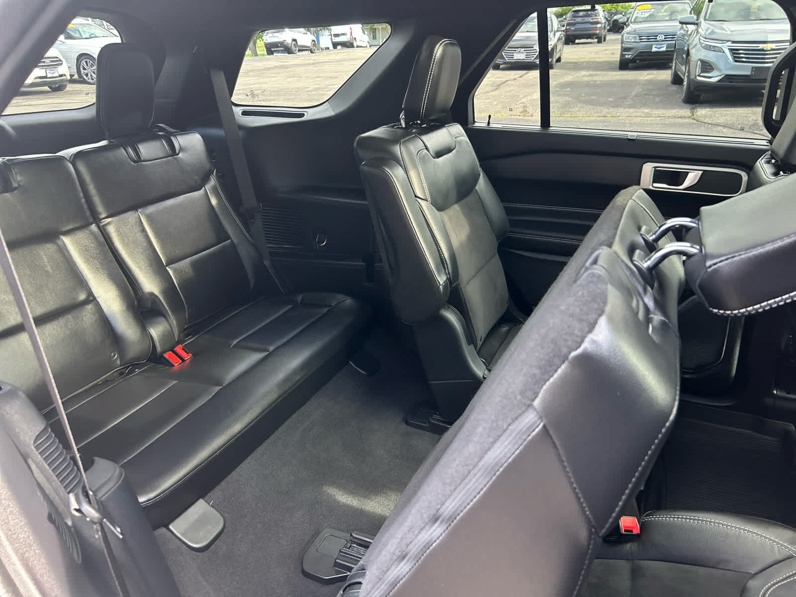 Used 2022 Ford Explorer ST w/ ST Street Pack AWD/4WD image 29