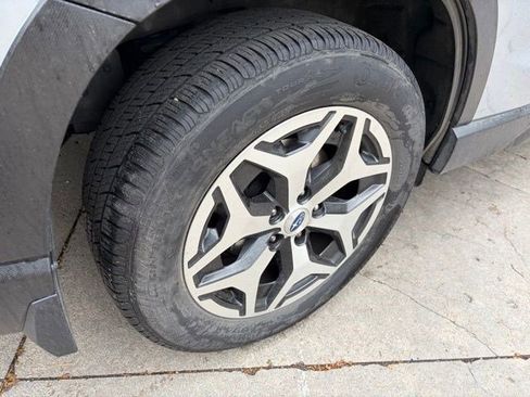Used 2019 Subaru Forester Premium AWD/4WD image 11