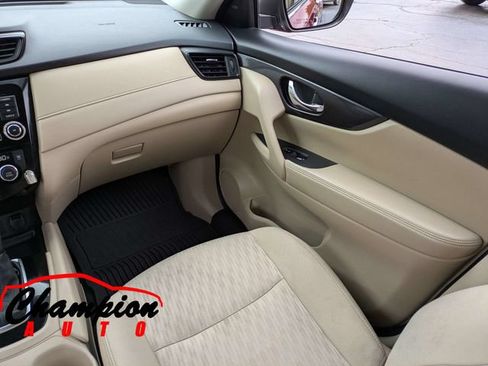 Used 2019 Nissan Rogue SV FWD image 21
