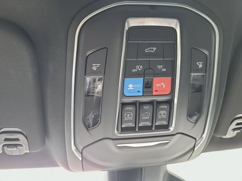 New 2026 Jeep Grand Wagoneer Limited AWD/4WD image 39