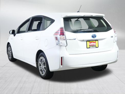 Used 2016 Toyota Prius V Two FWD image 5
