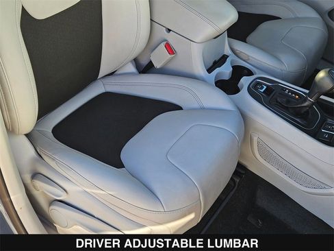 Used 2020 Jeep Cherokee Latitude Plus w/ Cold Weather Group image 32