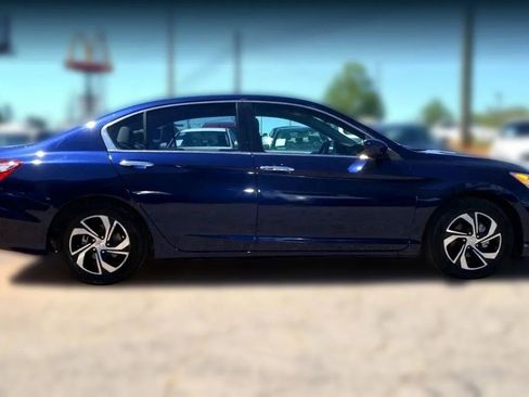 Used 2017 Honda Accord LX image 6