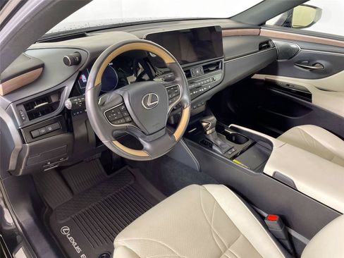 Used 2024 Lexus ES 300h Ultra Luxury w/ Accessory Package (Z1) FWD image 23