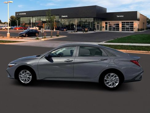 New 2026 Hyundai Elantra Hybrid FWD image 3