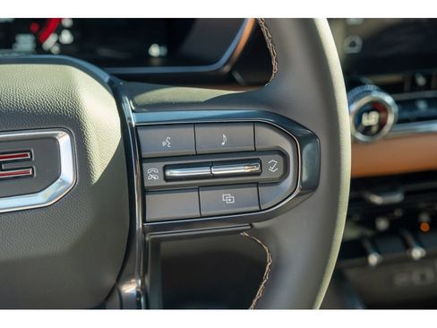 New 2026 GMC Canyon AT4 AWD/4WD image 19