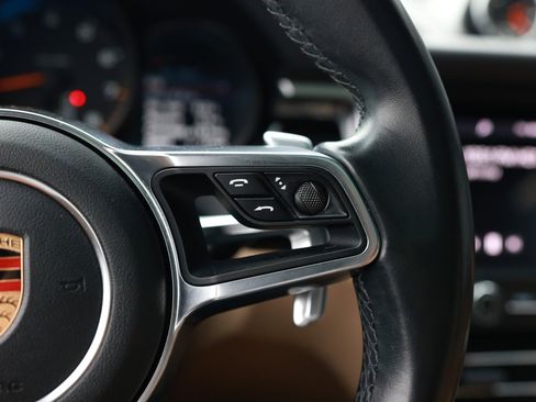 Used 2020 Porsche Macan image 32