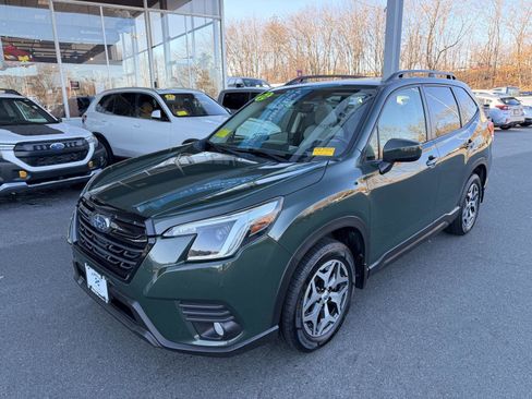 Used 2022 Subaru Forester Premium image 9
