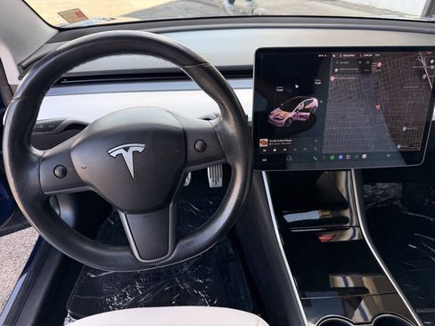 Used 2018 Tesla Model 3 Long Range AWD/4WD image 11