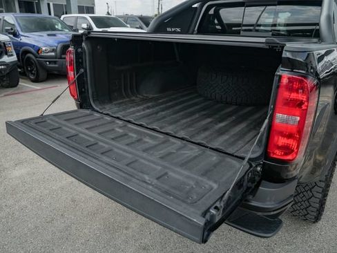 Used 2018 Chevrolet Colorado ZR2 w/ ZR2 Midnight Special Edition AWD/4WD image 11