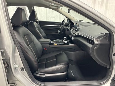 Used 2023 Nissan Altima 2.5 SR FWD image 58