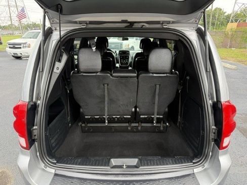 Used 2015 Dodge Grand Caravan SXT FWD image 19