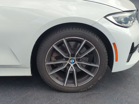 Certified 2022 BMW 330i xDrive Sedan w/ Premium Package 2 AWD/4WD image 12