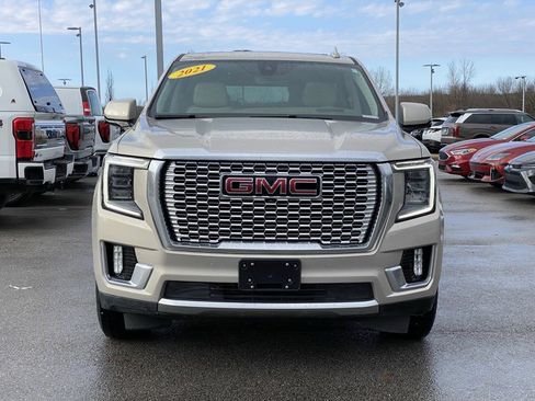 Used 2021 GMC Yukon Denali w/ Advanced Technology Package image 2