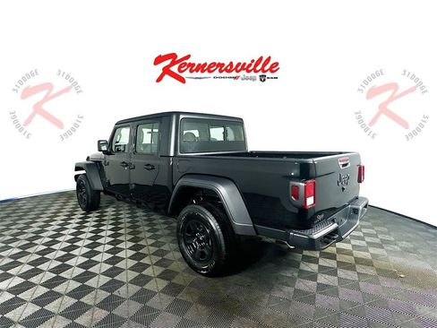 New 2025 Jeep Gladiator Sport image 5