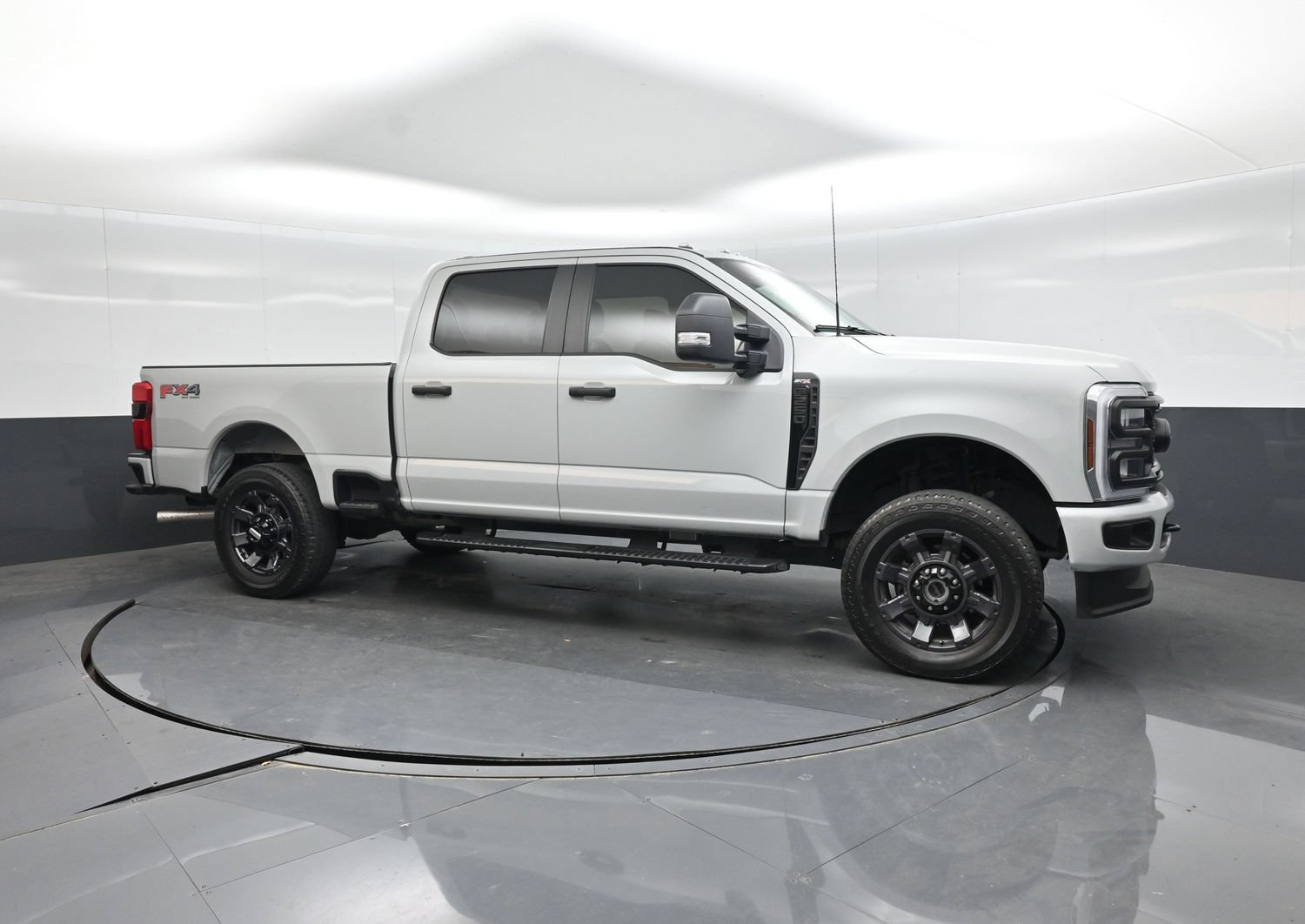 Certified 2025 Ford F250 XL w/ STX Appearance Package AWD/4WD image 12