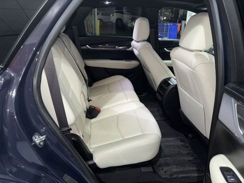 Certified 2025 Cadillac XT5 Sportv w/ Technology Package image 27