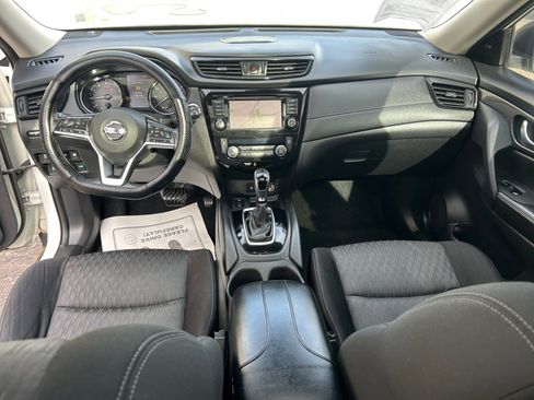 Used 2019 Nissan Rogue SV w/ Sun & Sound Touring Package image 15