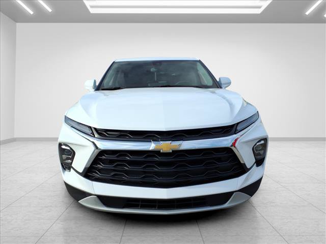 Used 2025 Chevrolet Blazer LT FWD image 3
