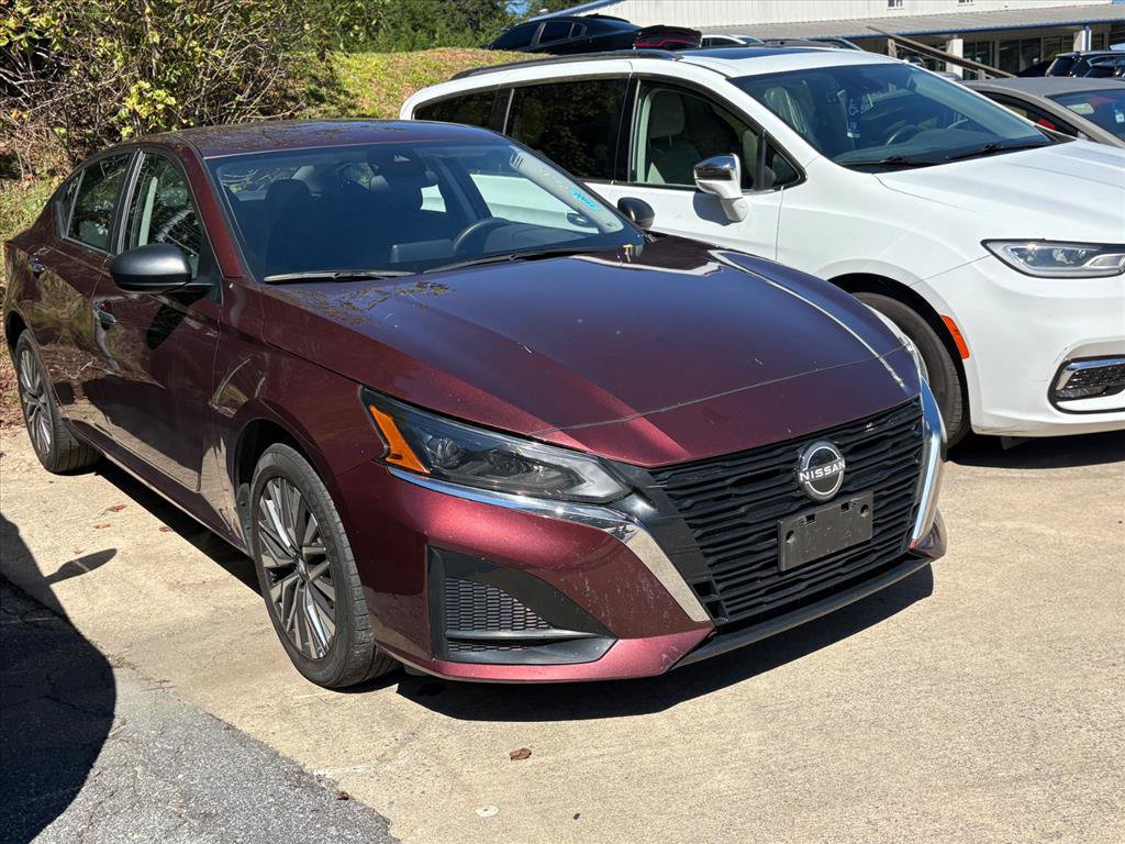 Used 2025 Nissan Altima 2.5 SV AWD/4WD image 3