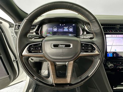 Used 2023 Jeep Grand Cherokee L Summit w/ Advanced Protech Group IV image 11