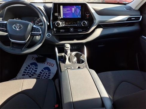 Certified 2023 Toyota Highlander L image 12