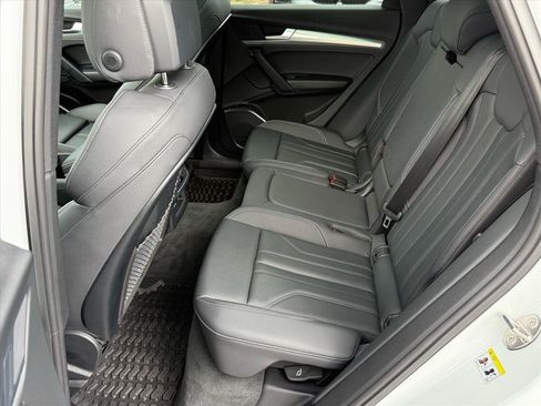 Certified 2025 Audi Q5 2.0T Premium w/ Convenience Plus Package AWD/4WD image 11