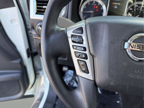 Used 2017 Nissan Titan SV RWD image 13