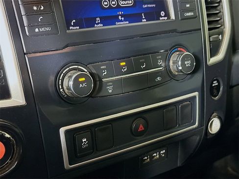 Used 2019 Nissan Titan S image 13