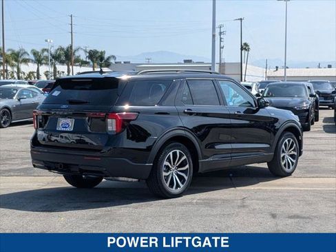 New 2026 Ford Explorer ST-Line RWD image 5