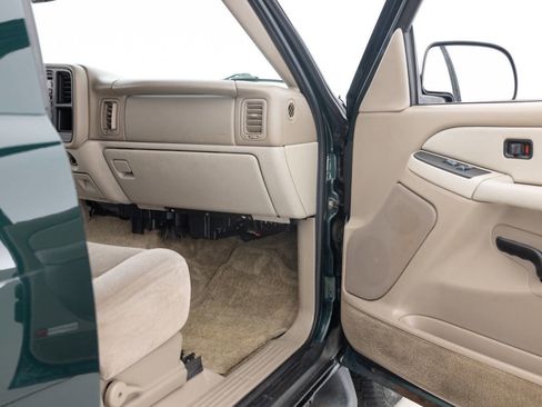 Used 2003 Chevrolet Tahoe LS image 28