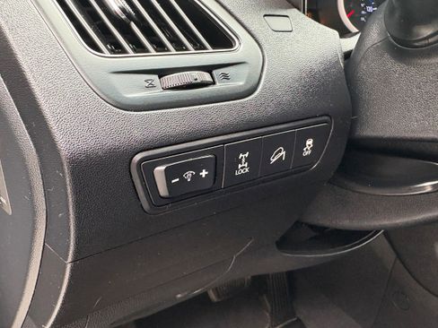 Used 2014 Hyundai Tucson SE image 25