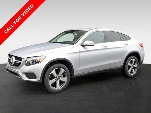 Used 2019 Mercedes-Benz GLC 300 4MATIC Coupe image 4