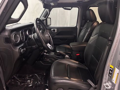 Certified 2021 Jeep Gladiator Overland w/ Popular Equipment Package AWD/4WD image 12