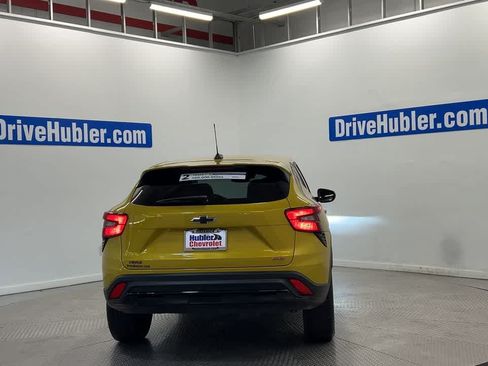 Used 2024 Chevrolet Trax RS w/ Driver Confidence Package FWD image 9
