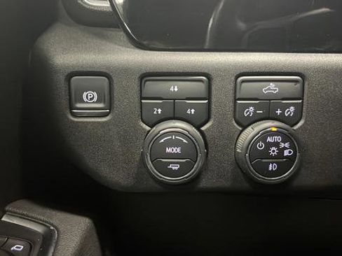 Used 2025 Chevrolet Silverado 2500 LT w/ Convenience Package AWD/4WD image 33