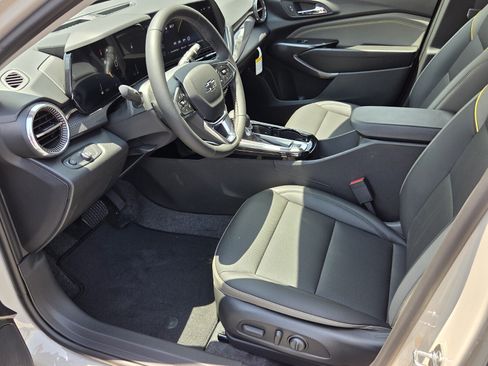 New 2026 Chevrolet Trax ACTIV w/ Driver Confidence Package FWD image 5