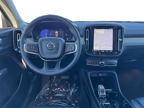 Certified 2023 Volvo XC40 B5 Plus w/ Climate Package image 24