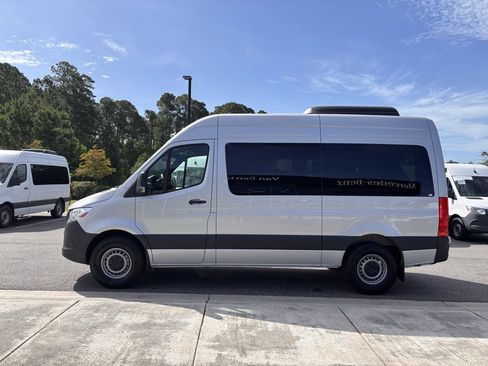 Used 2024 Mercedes-Benz Sprinter 2500 image 3