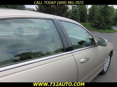 Used 2007 Lincoln Town Car Signature RWD image 21