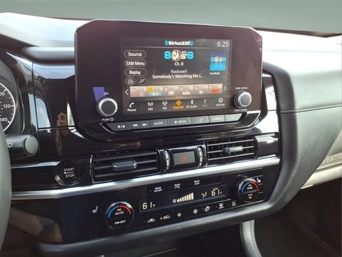 Certified 2025 Nissan Pathfinder SV AWD/4WD image 26