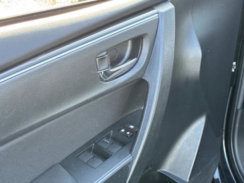 Used 2017 Toyota Corolla LE w/ Carpet Mat Package (TMS) image 18